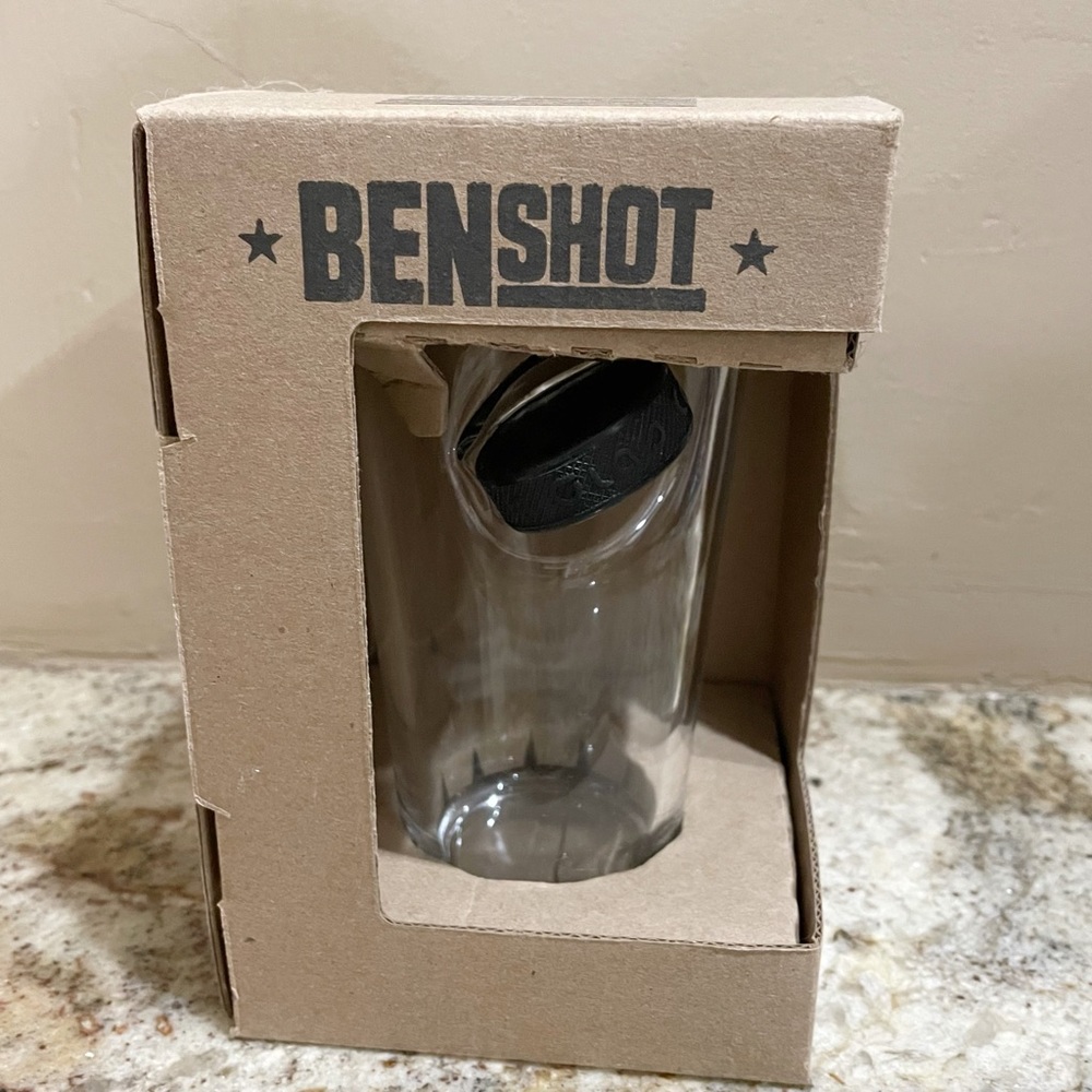 BenShot Pint Glasses 16oz Embedded Hockey Puck Beer Sports SlapShot New